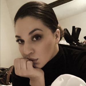 Meet your Posher, Liz